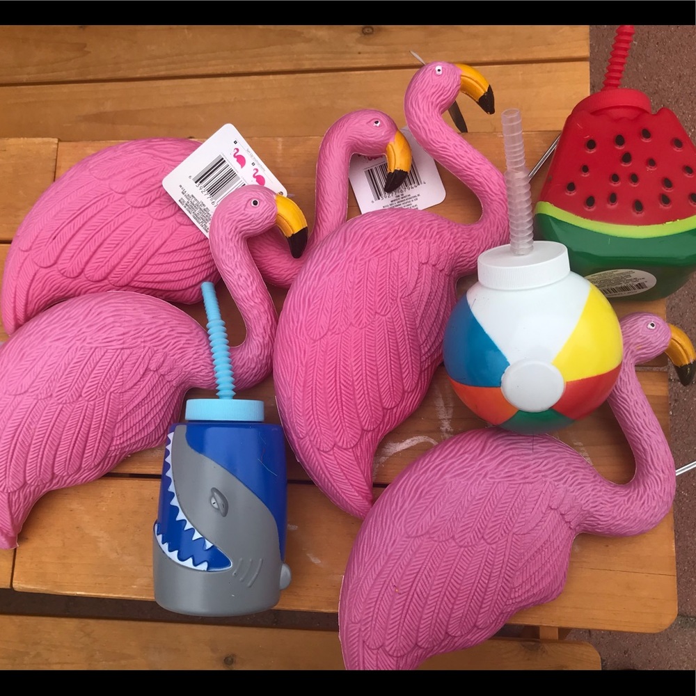 4 blowmold flamingos and summer sipper party pack
